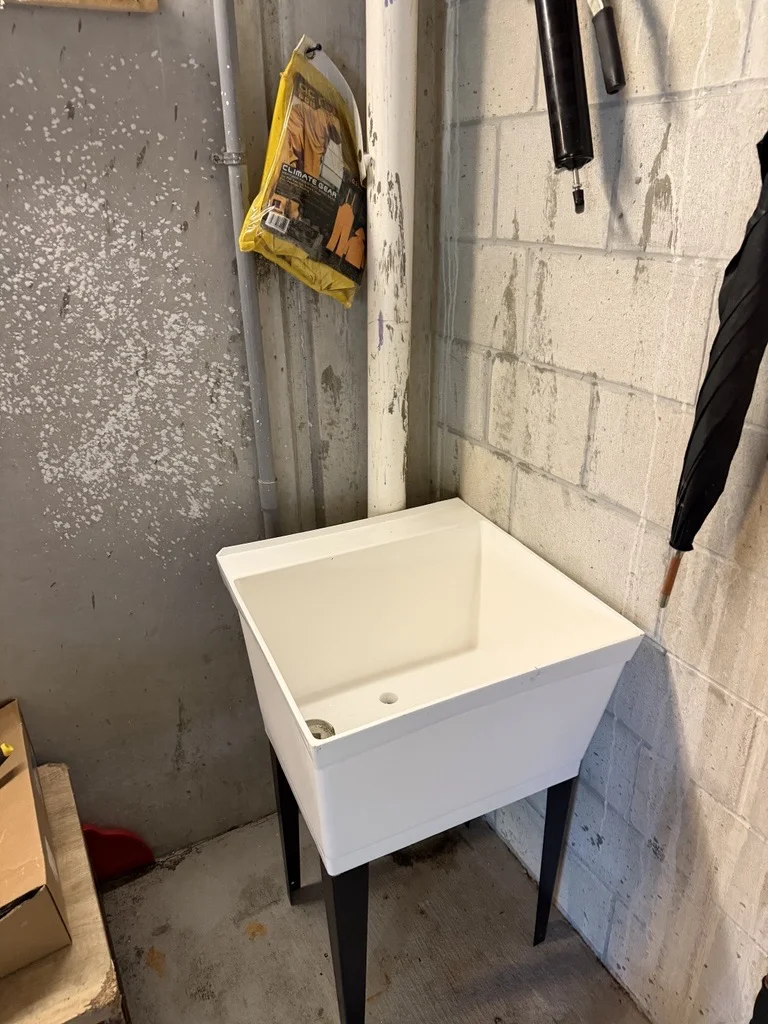 Temporary Utility Sink Installation for Clean, Controlled Commercial Jobsites